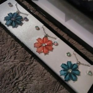 Necklace and earrings set